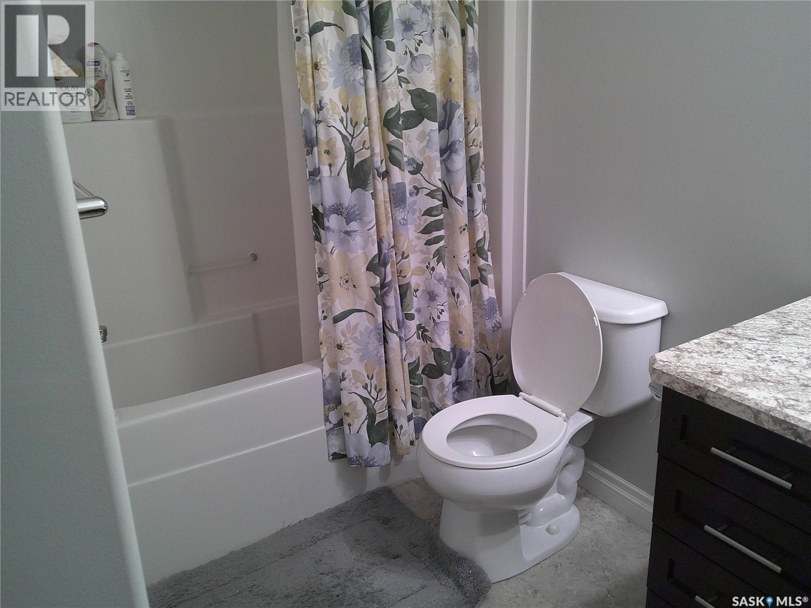 224 3630 Haughton Road E, Regina, SK - Indoor Photo Showing Bathroom
