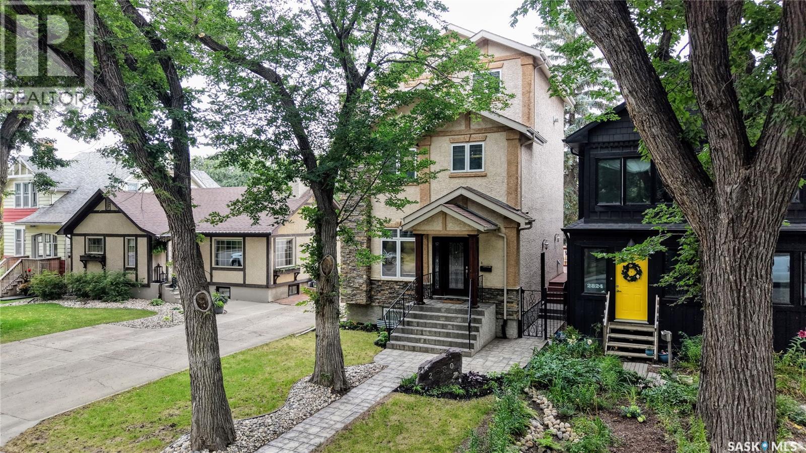 2830 Regina Avenue, Regina, SK - Outdoor With Facade