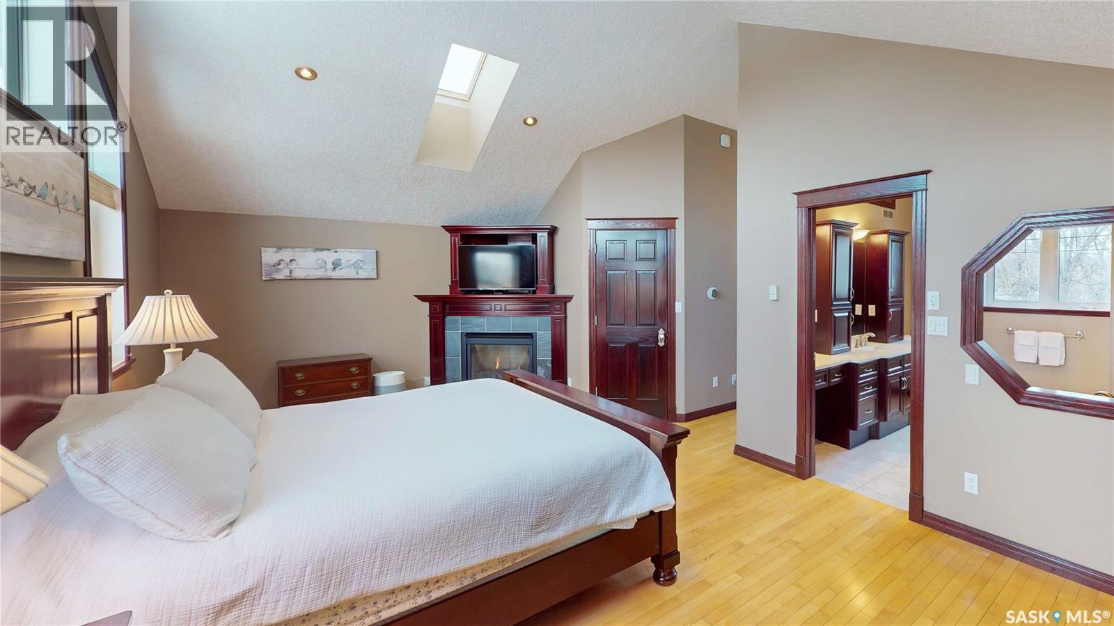 2830 Regina Avenue, Regina, SK - Indoor Photo Showing Bedroom With Fireplace