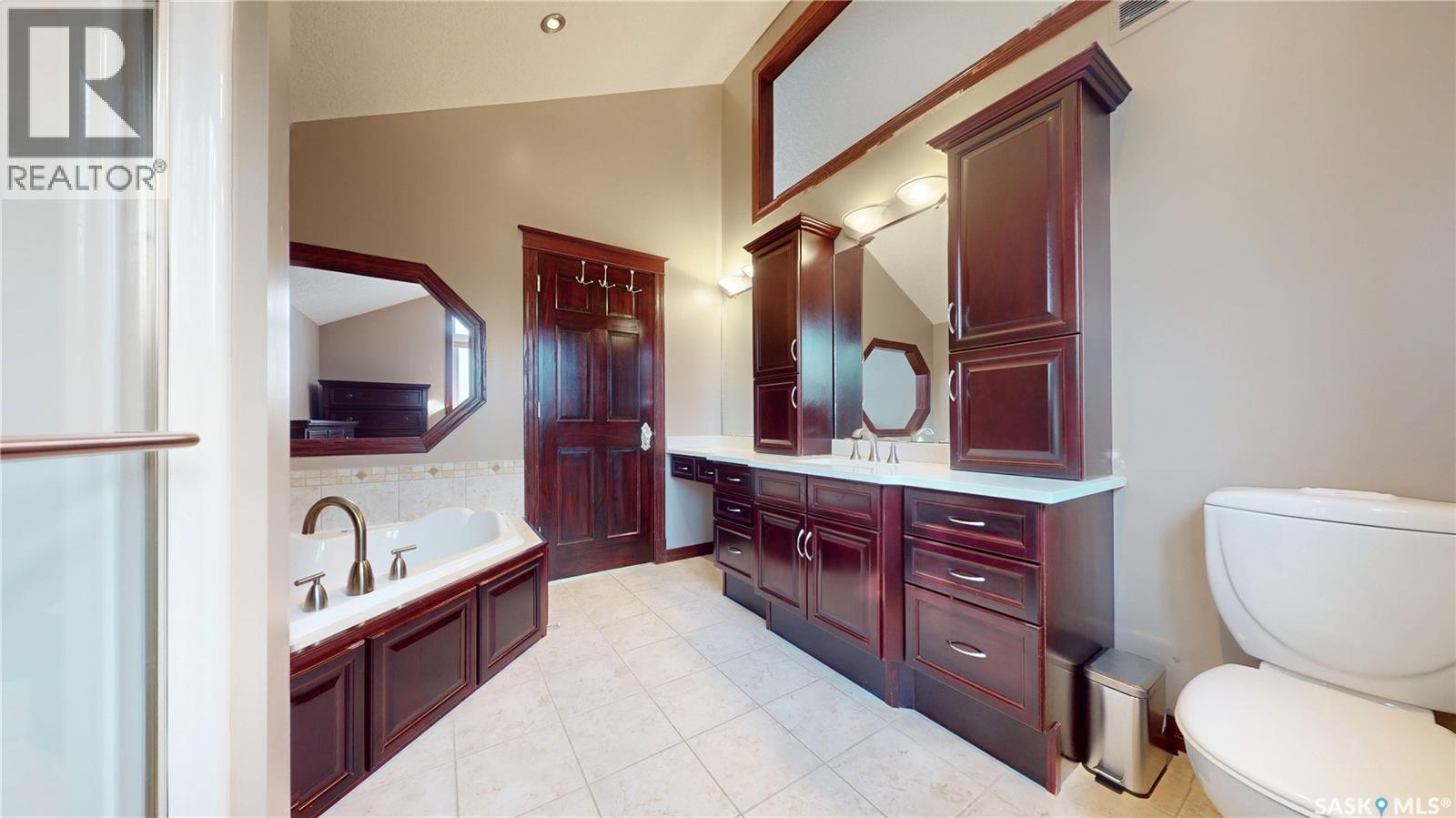 2830 Regina Avenue, Regina, SK - Indoor Photo Showing Bathroom