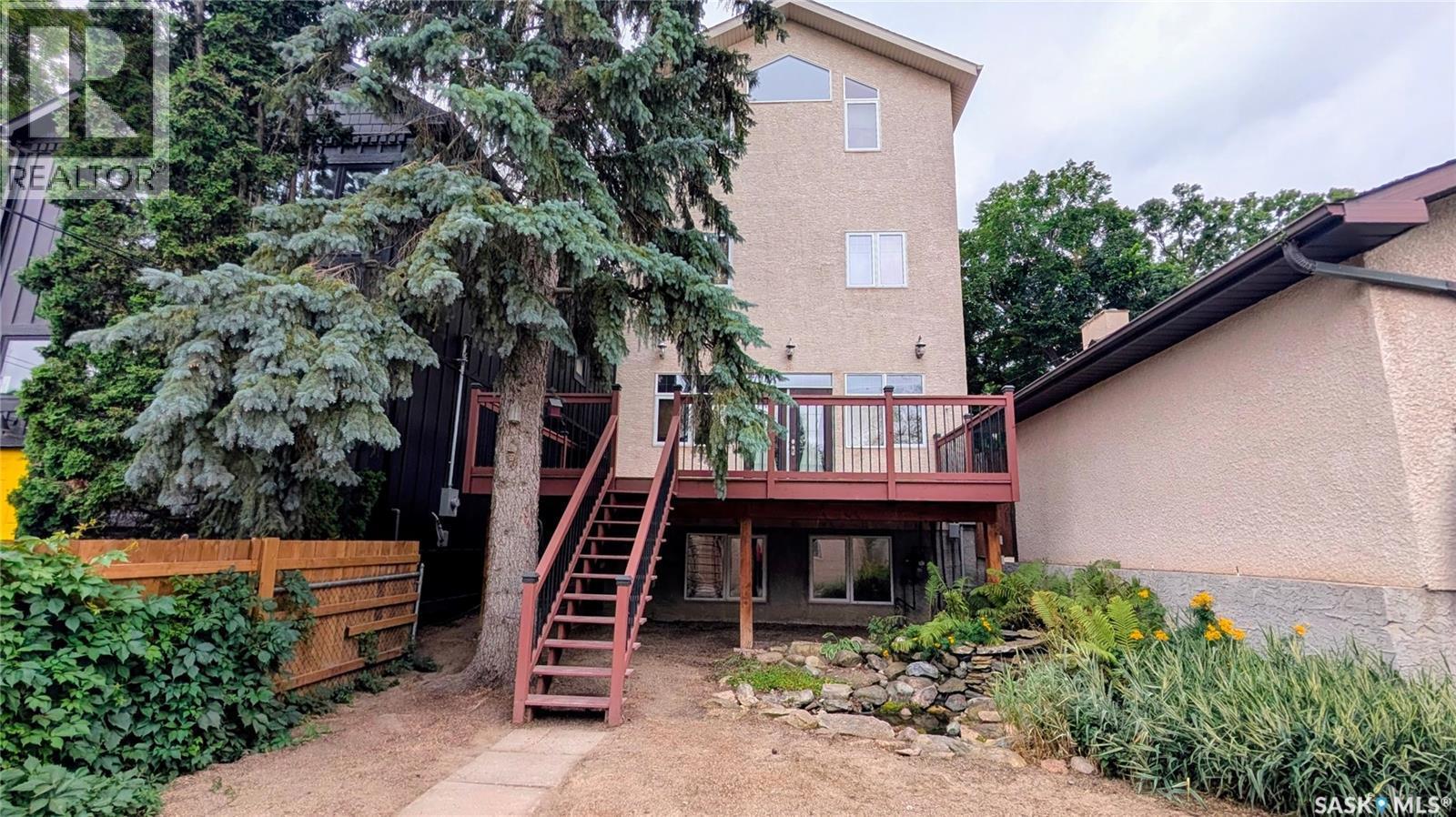 2830 Regina Avenue, Regina, SK - Outdoor With Deck Patio Veranda