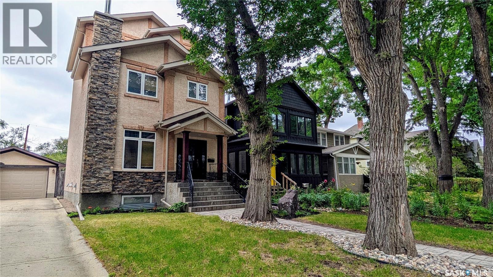 2830 Regina Avenue, Regina, SK - Outdoor With Facade