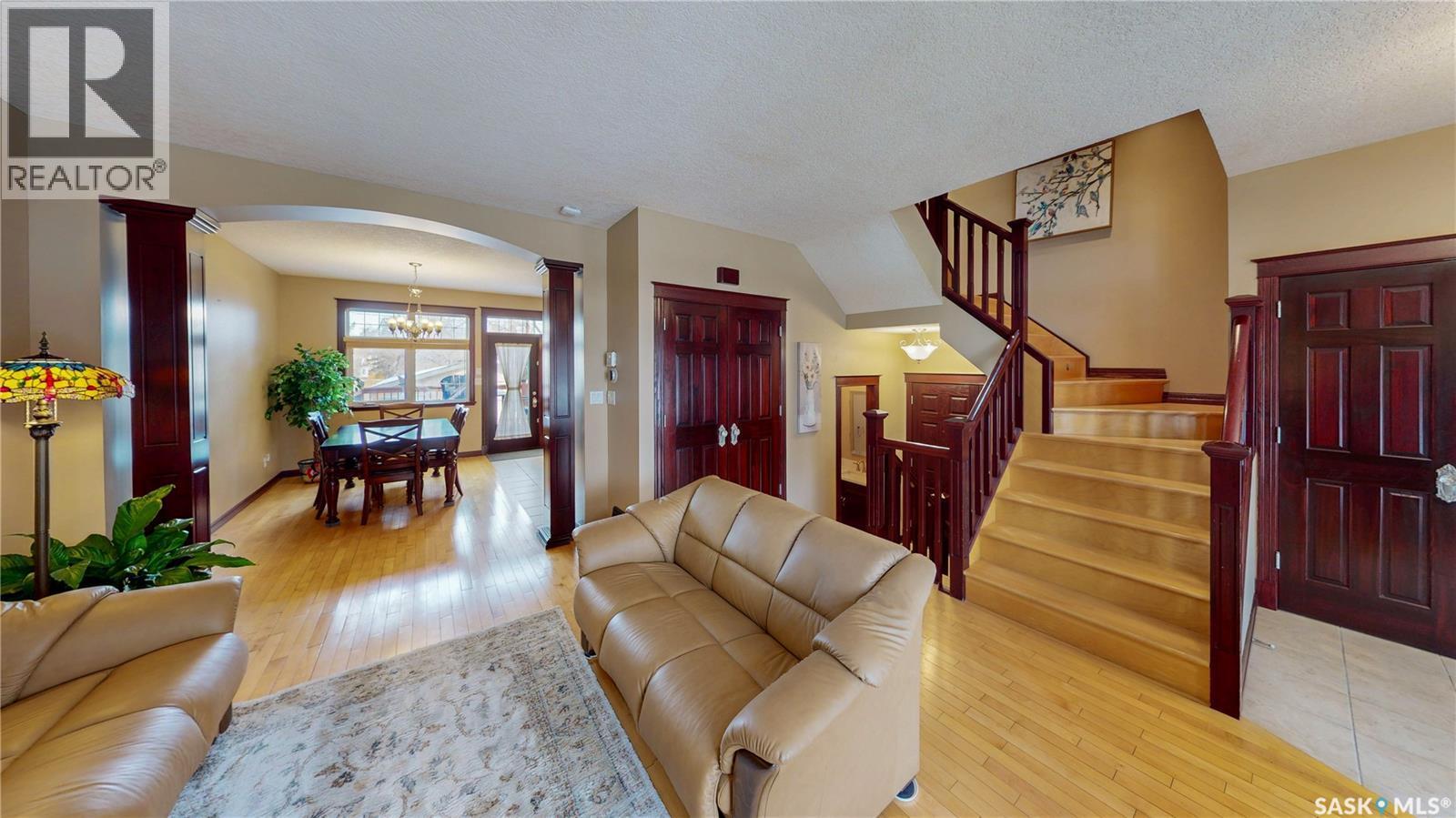 2830 Regina Avenue, Regina, SK - Indoor Photo Showing Living Room