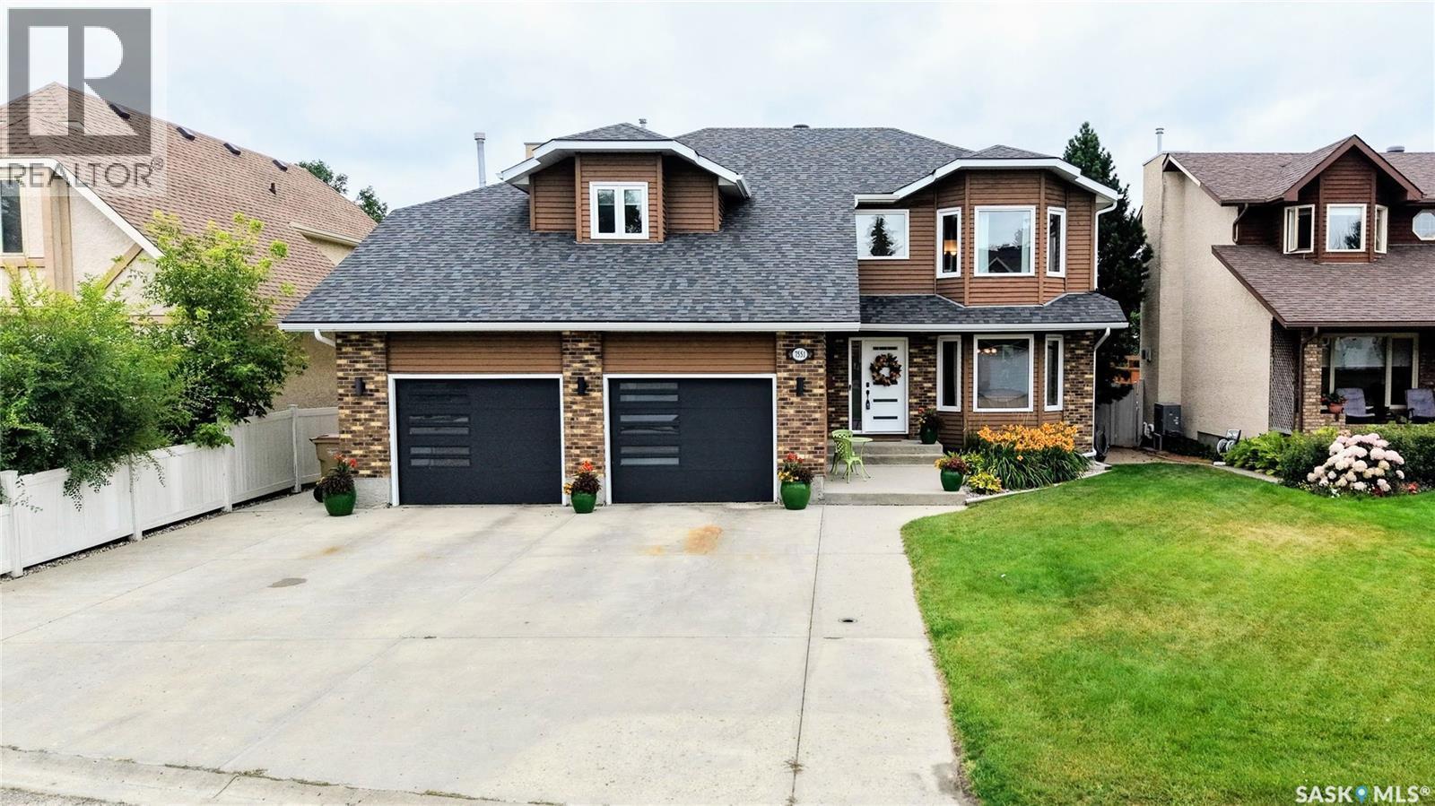 7551 Butler Bay, Regina, SK - Outdoor With Facade