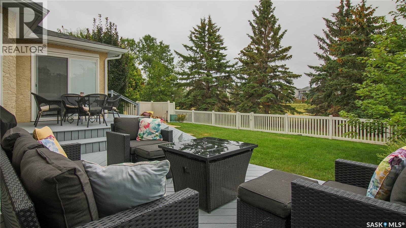 7551 Butler Bay, Regina, SK - Outdoor With Deck Patio Veranda