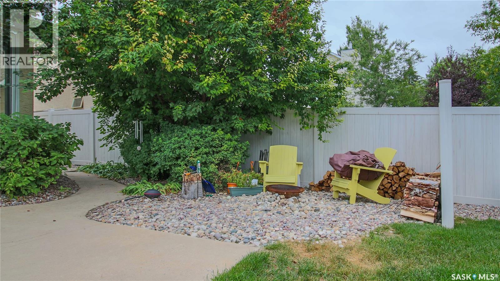 7551 Butler Bay, Regina, SK - Outdoor