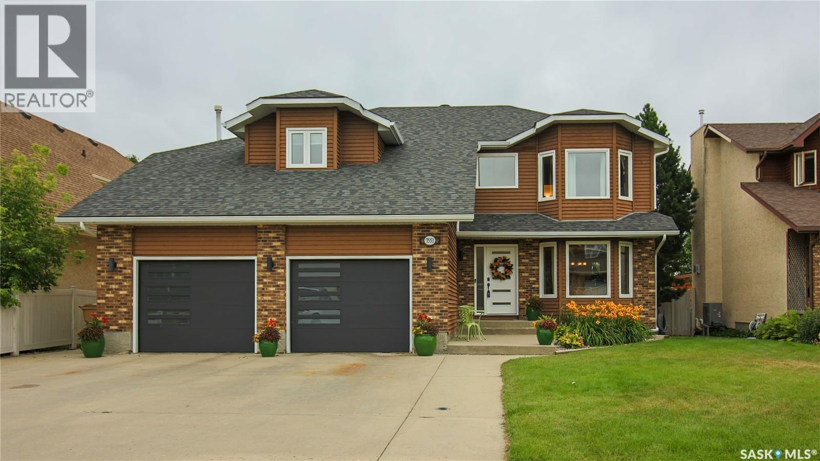 7551 Butler Bay, Regina, SK - Outdoor With Facade