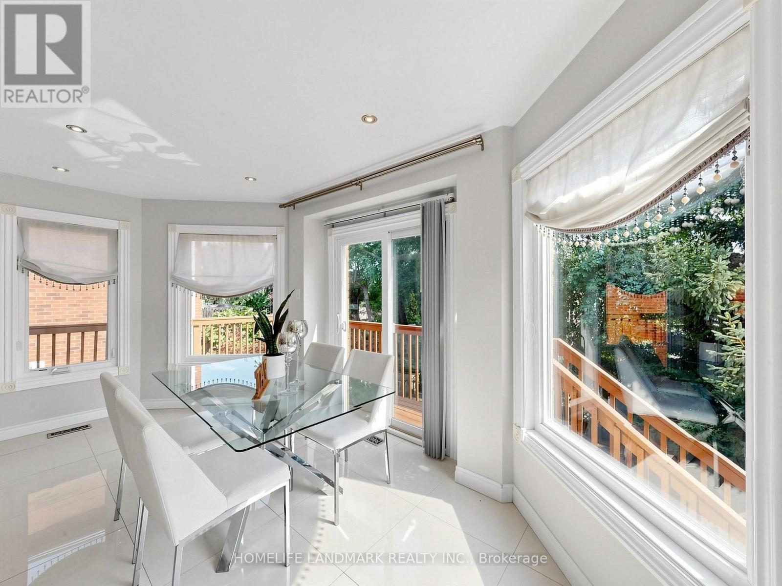 60 Ingleborough Court, Markham, ON - Indoor Photo Showing Dining Room