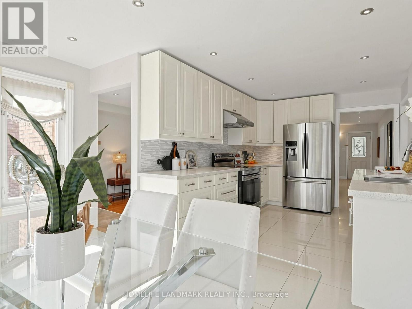 60 Ingleborough Court, Markham, ON - Indoor Photo Showing Kitchen