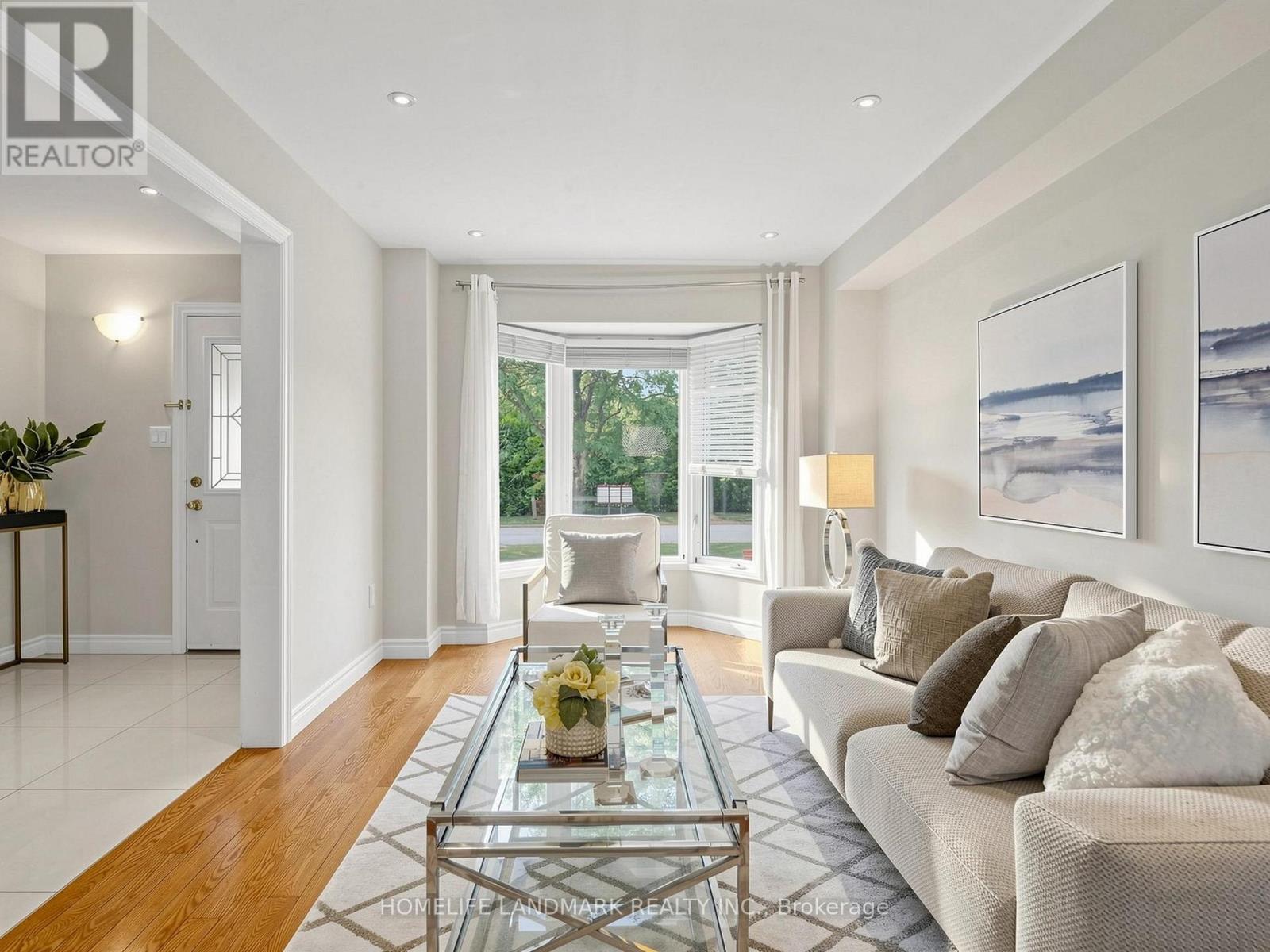 60 Ingleborough Court, Markham, ON - Indoor Photo Showing Living Room