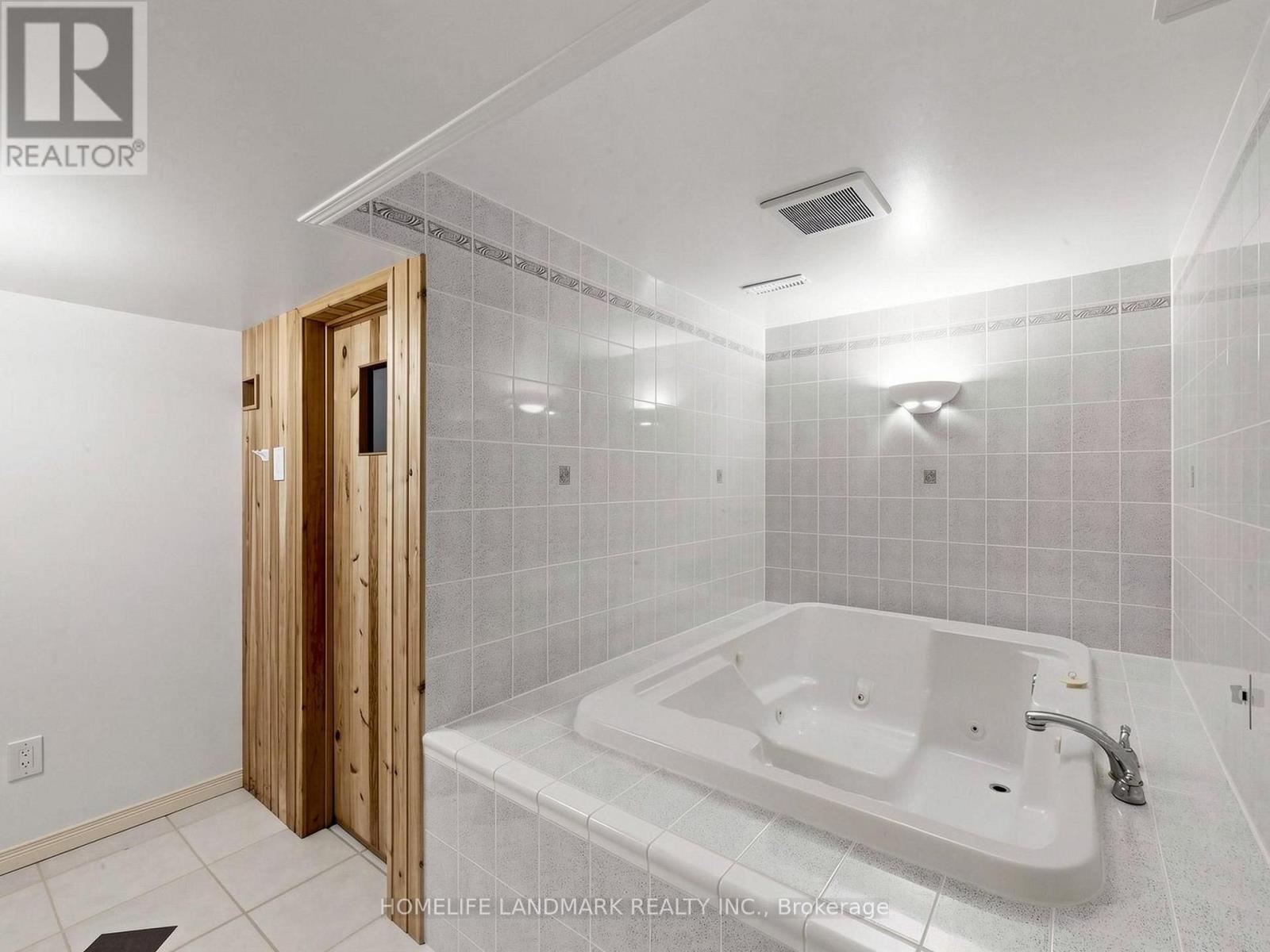 60 Ingleborough Court, Markham, ON - Indoor Photo Showing Bathroom