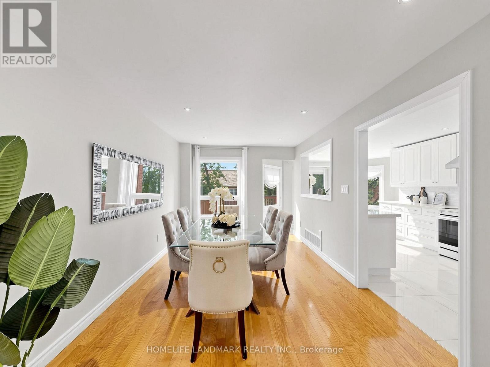 60 Ingleborough Court, Markham, ON - Indoor Photo Showing Dining Room
