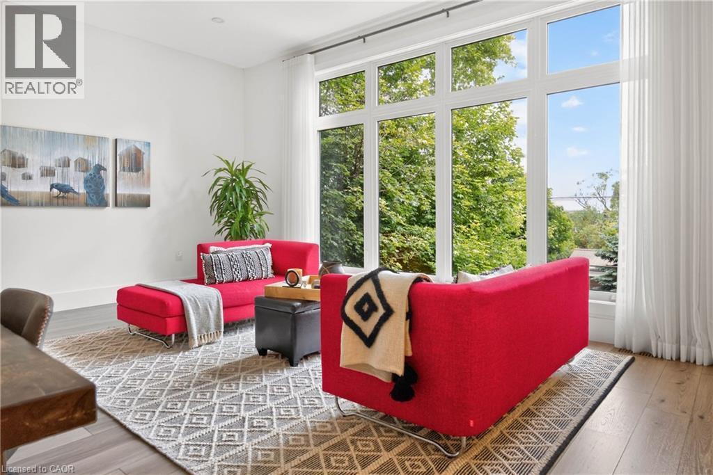 700 Hillcrest Road, West Shore, ON - Indoor Photo Showing Other Room