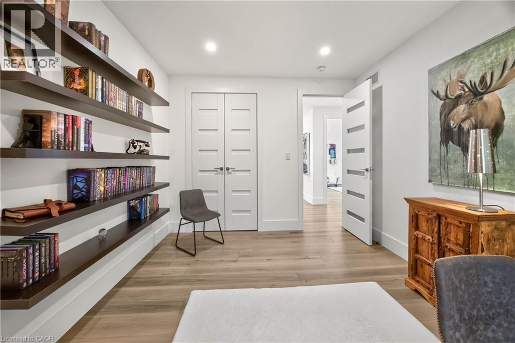 700 Hillcrest Road, West Shore, ON - Indoor