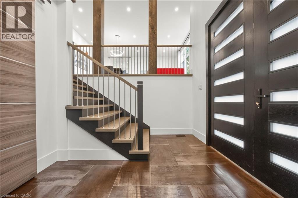 700 Hillcrest Road, West Shore, ON - Indoor Photo Showing Other Room