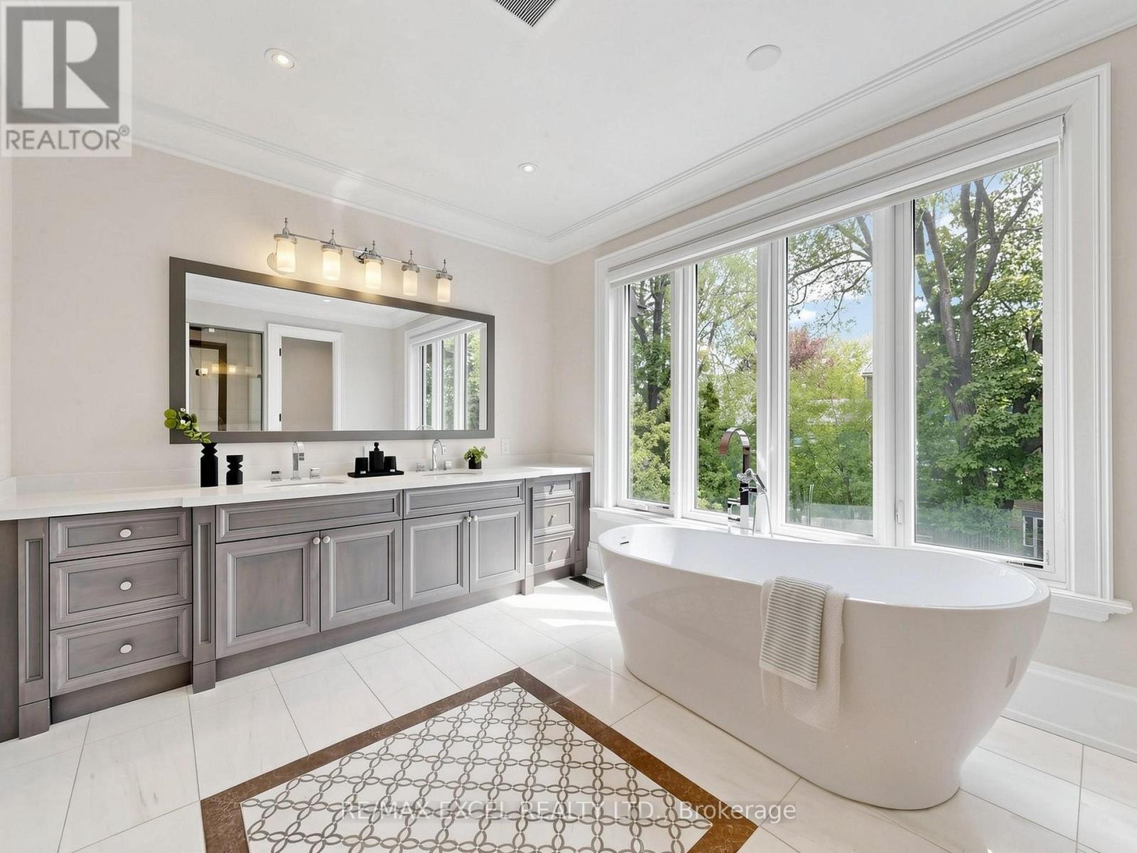 64 Summerfeldt Crescent, Markham, ON - Indoor Photo Showing Bathroom