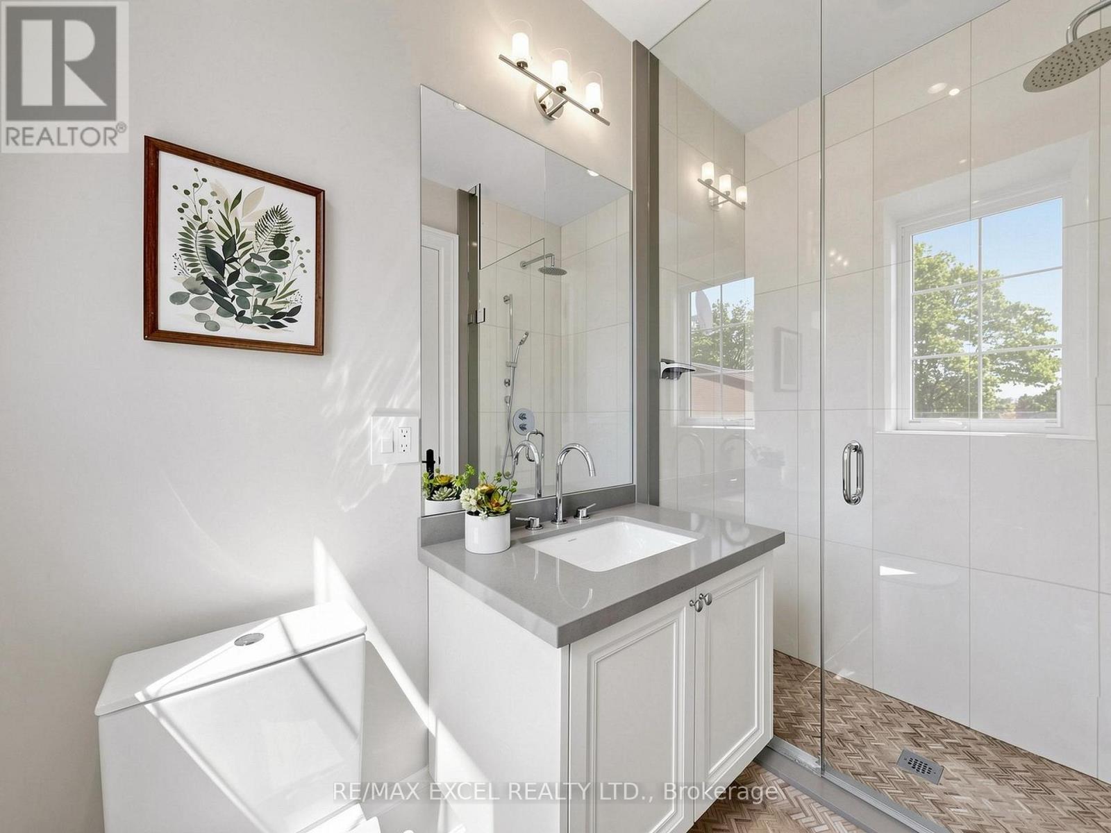 64 Summerfeldt Crescent, Markham, ON - Indoor Photo Showing Bathroom