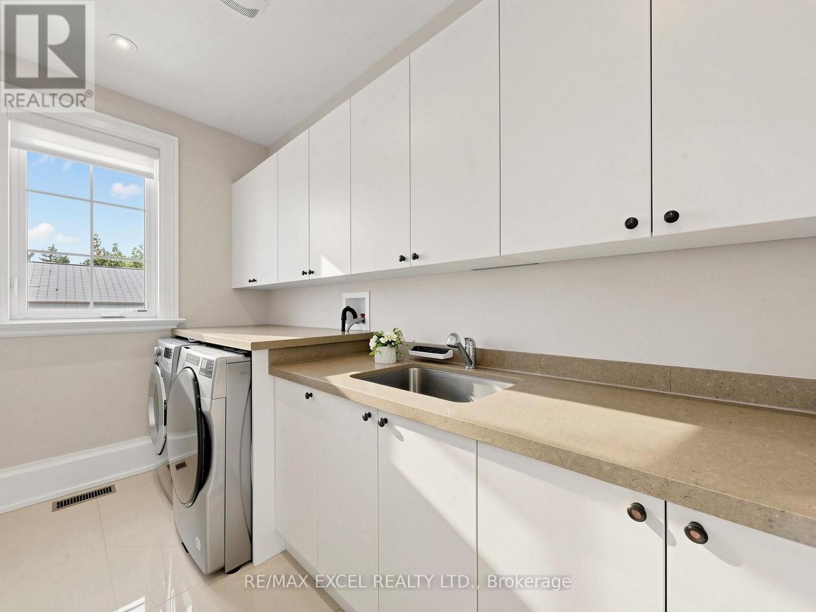 64 Summerfeldt Crescent, Markham, ON - Indoor Photo Showing Laundry Room
