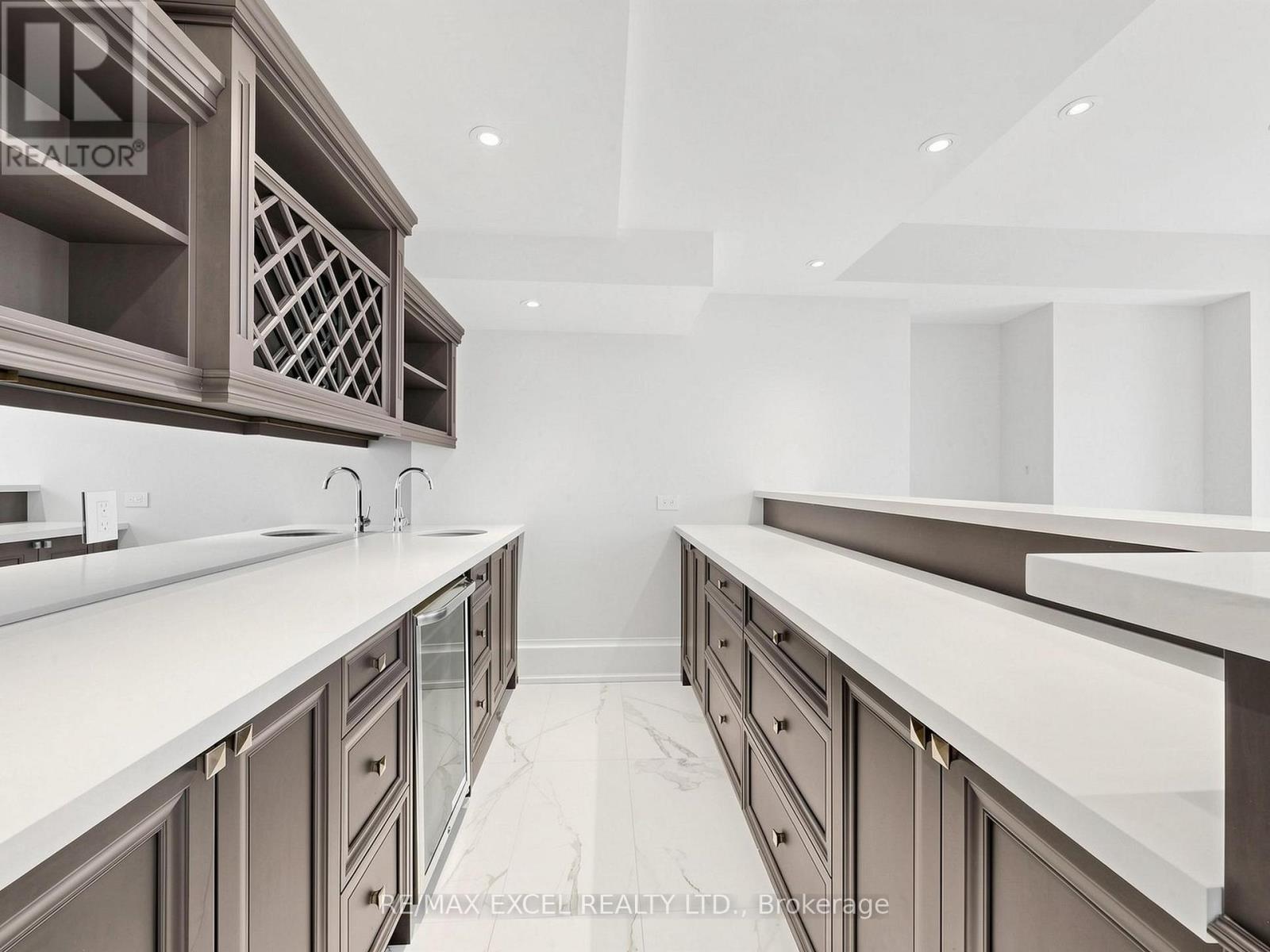 64 Summerfeldt Crescent, Markham, ON - Indoor Photo Showing Other Room