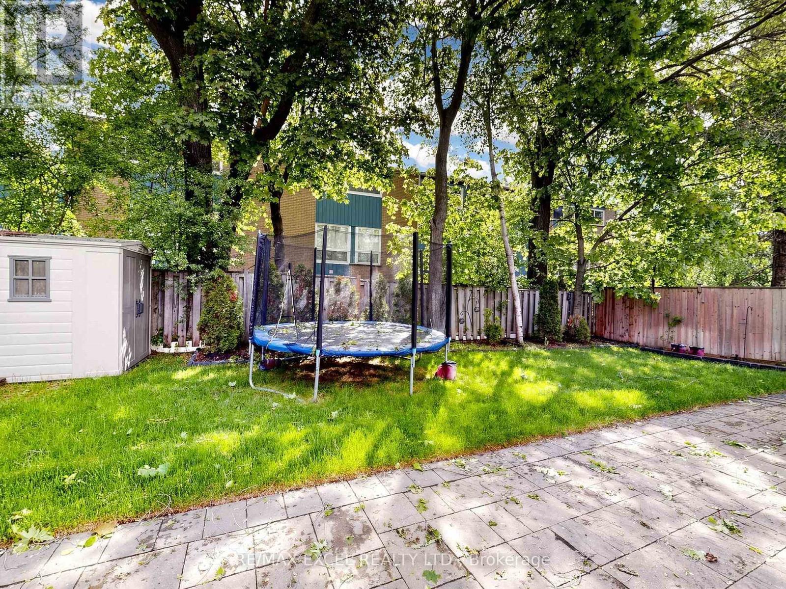 64 Summerfeldt Crescent, Markham, ON - Outdoor