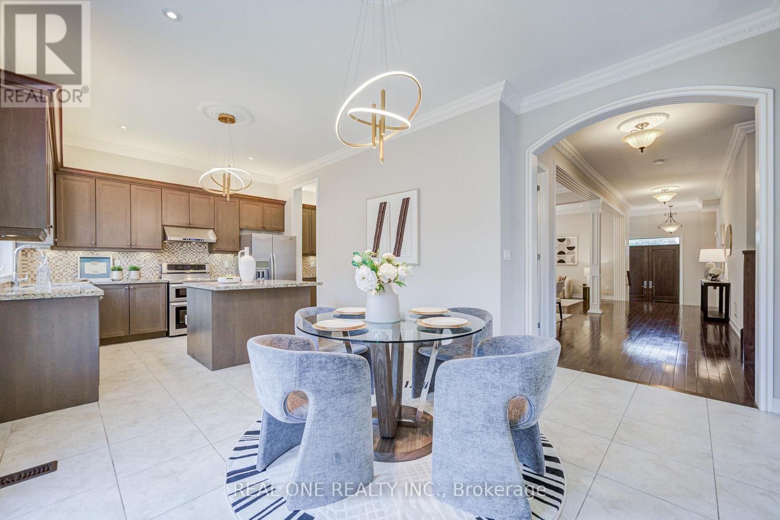 66 Wozniak Crescent, Markham, ON - Indoor Photo Showing Kitchen With Upgraded Kitchen