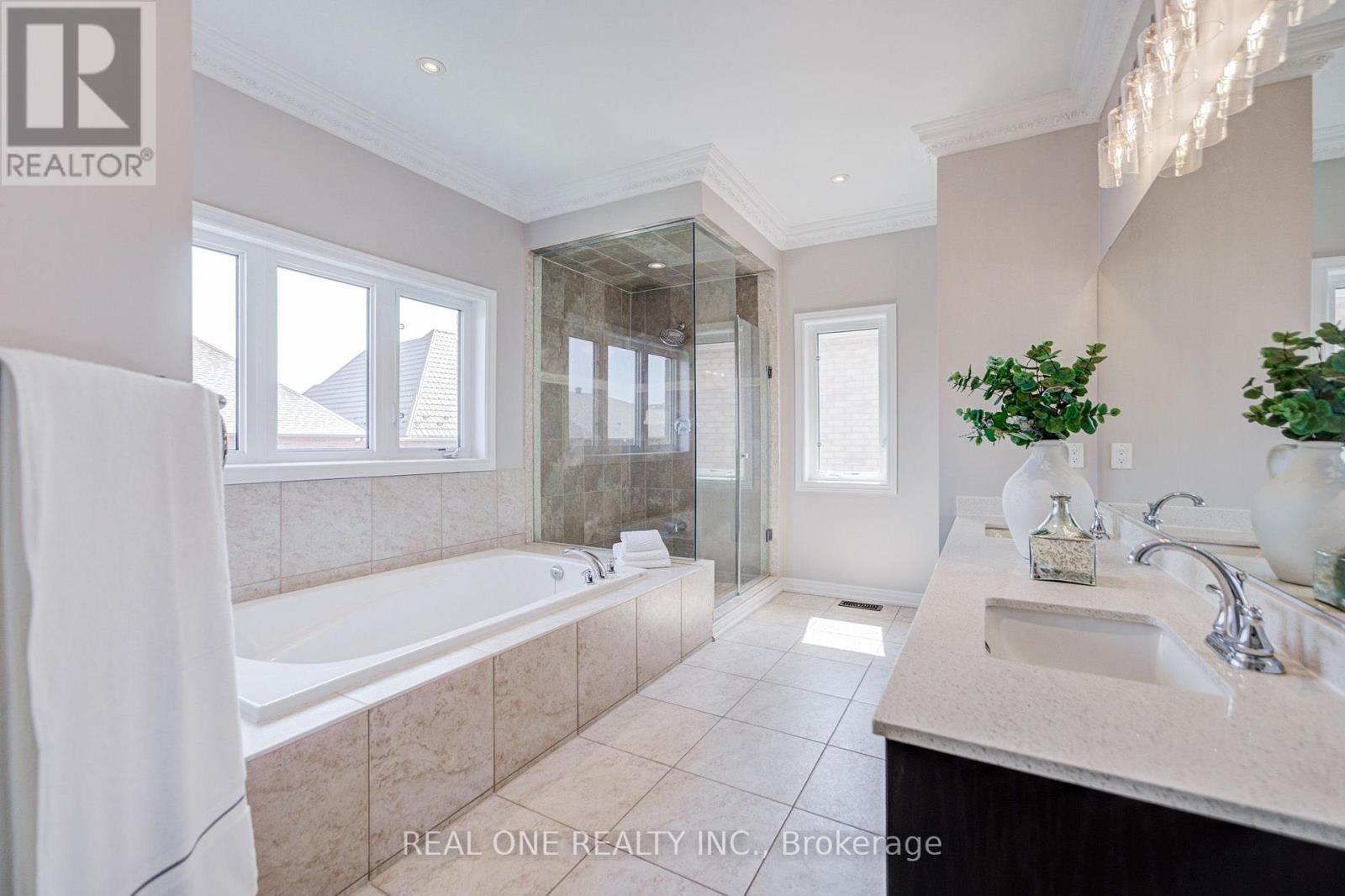 66 Wozniak Crescent, Markham, ON - Indoor Photo Showing Bathroom