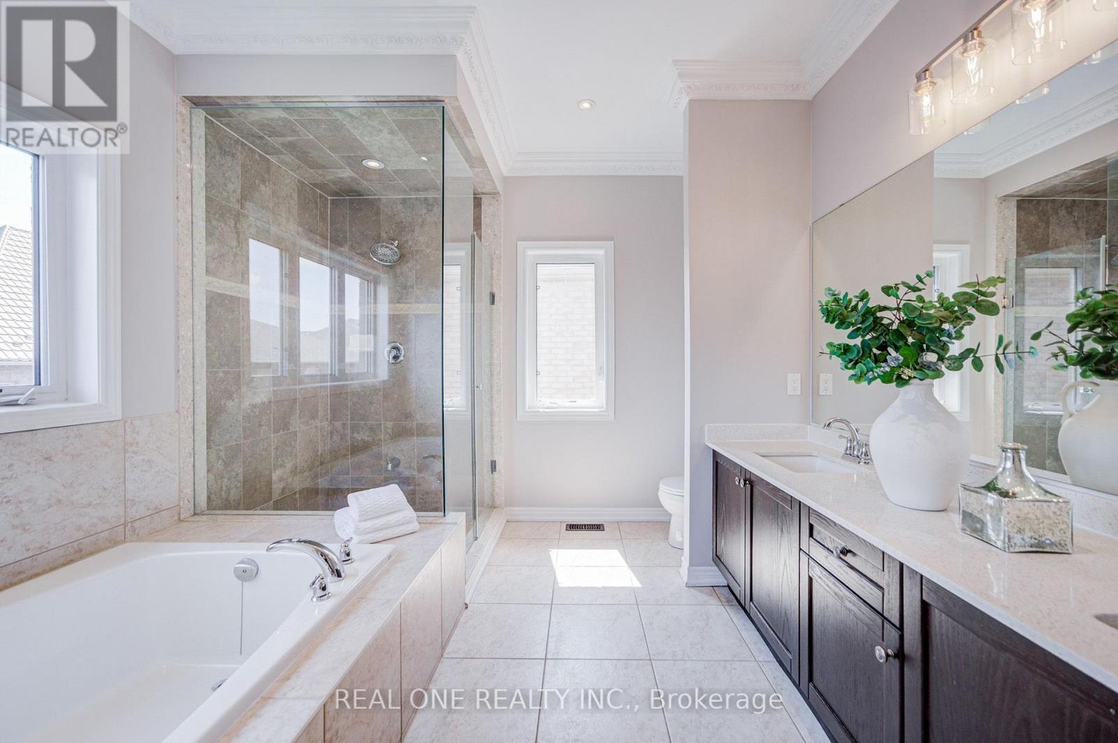 66 Wozniak Crescent, Markham, ON - Indoor Photo Showing Bathroom