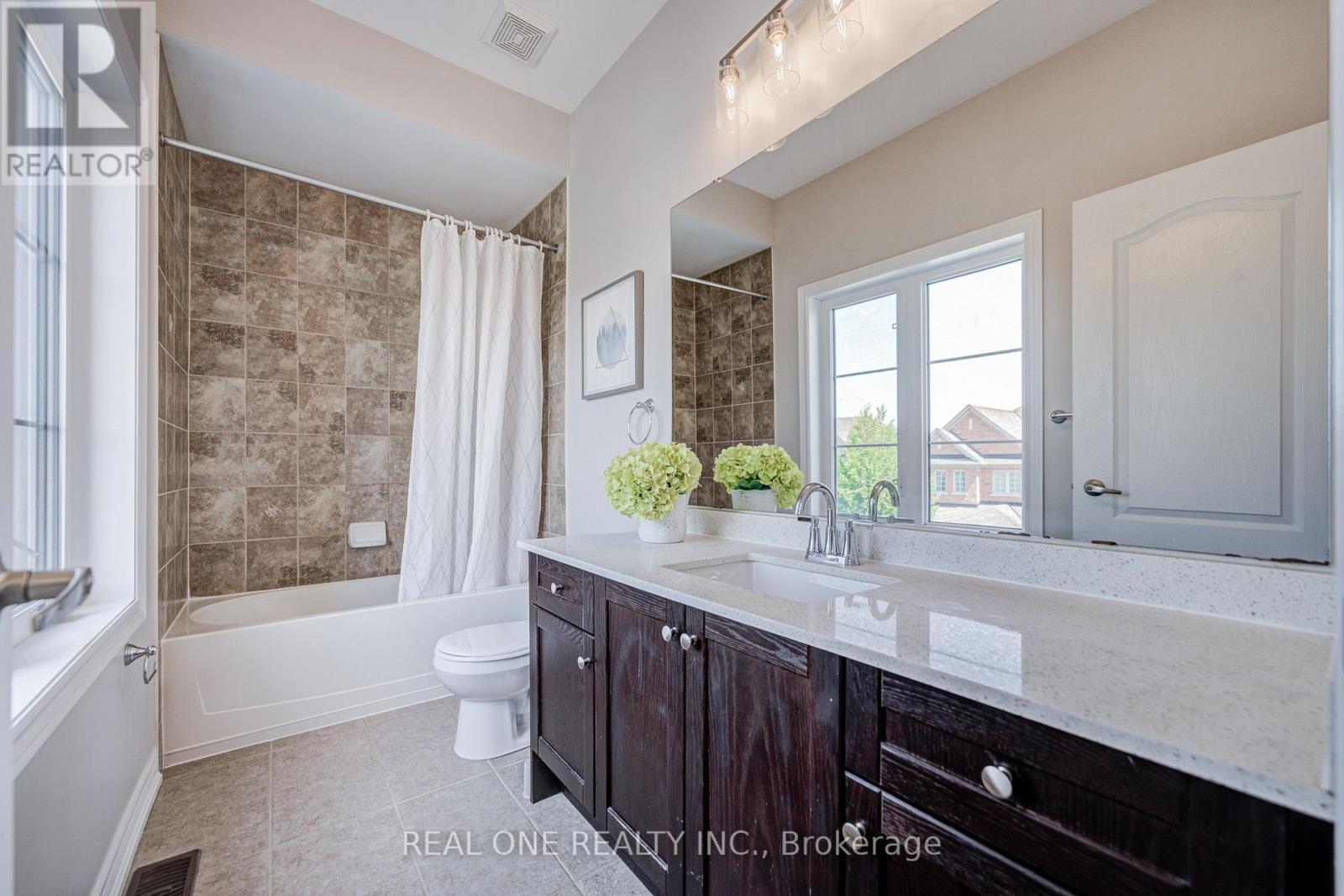 66 Wozniak Crescent, Markham, ON - Indoor Photo Showing Bathroom