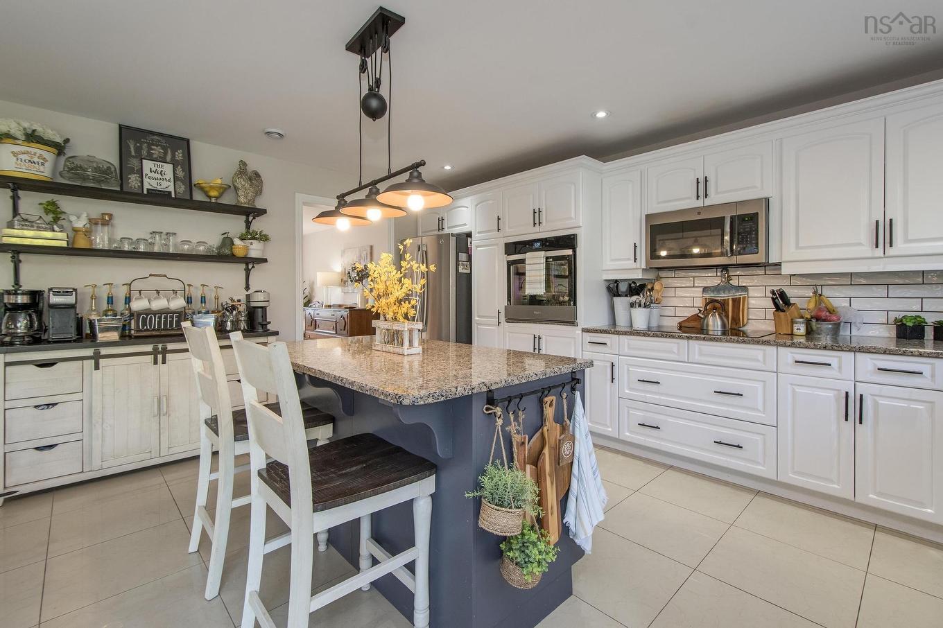 931 King Street, Windsor, NS - Indoor Photo Showing Kitchen With Upgraded Kitchen