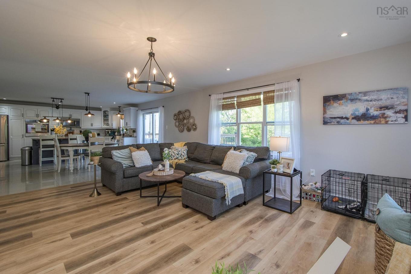 931 King Street, Windsor, NS - Indoor Photo Showing Living Room