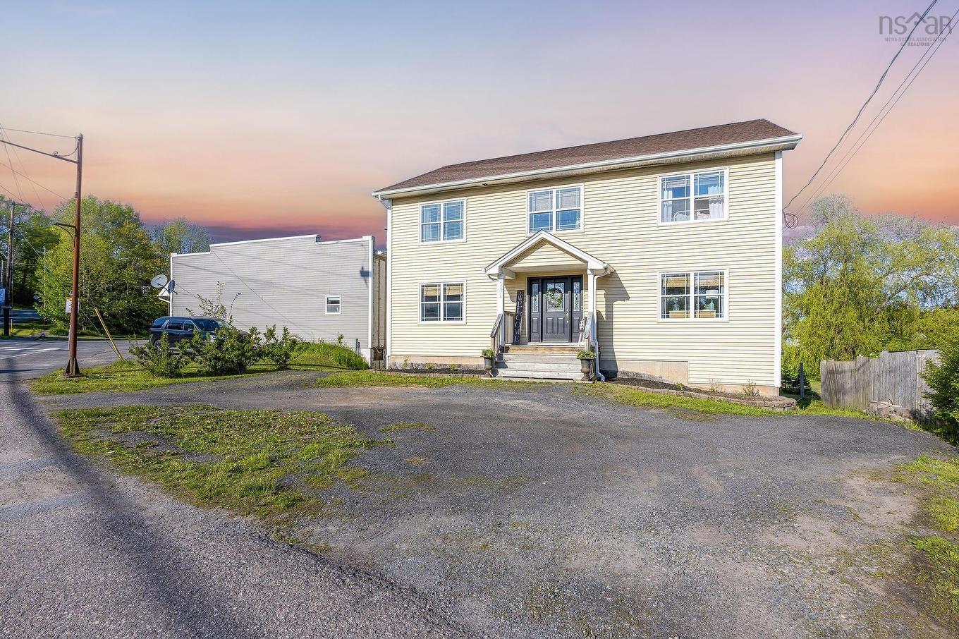 931 King Street, Windsor, NS - Outdoor