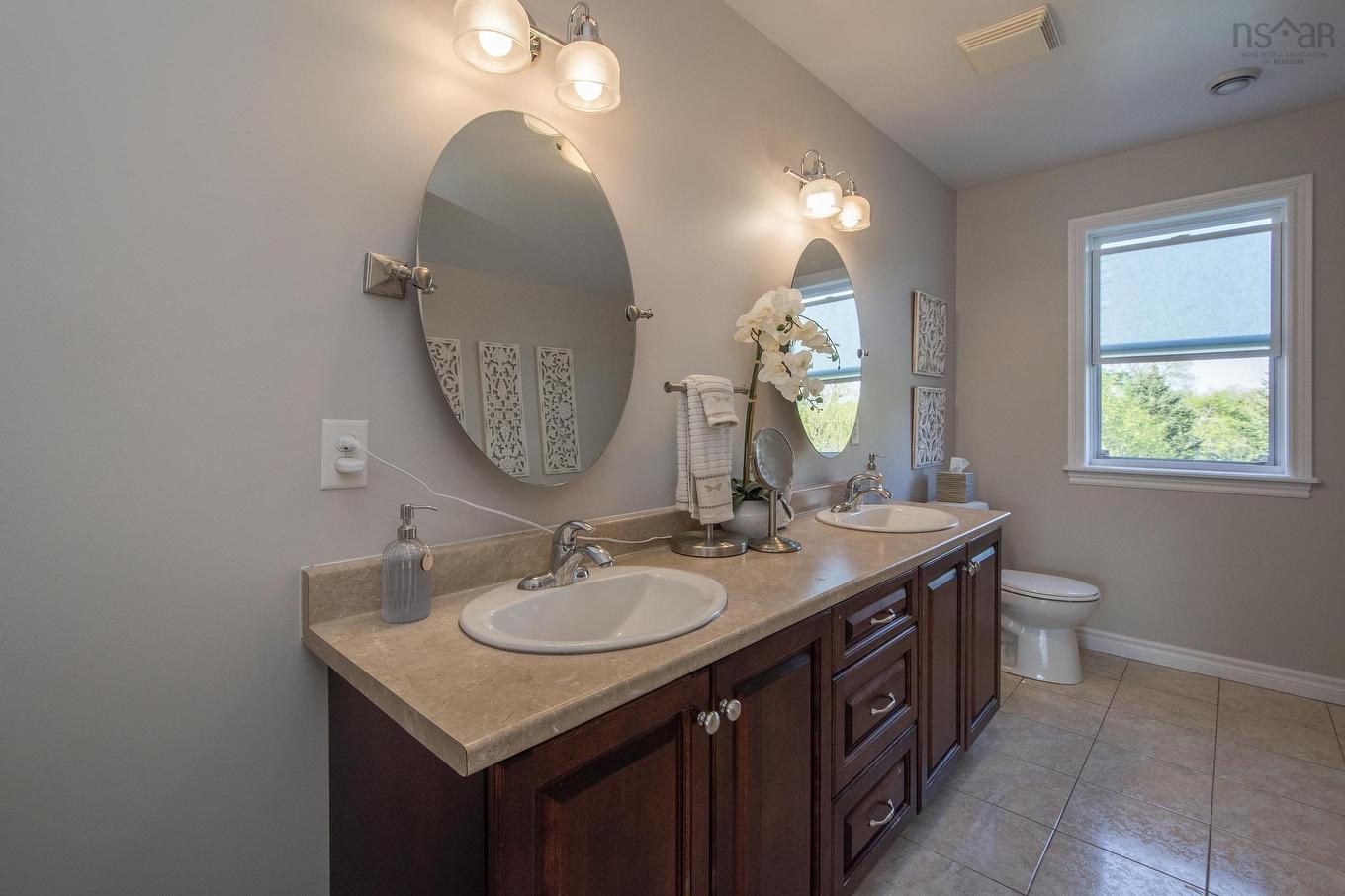931 King Street, Windsor, NS - Indoor Photo Showing Bathroom