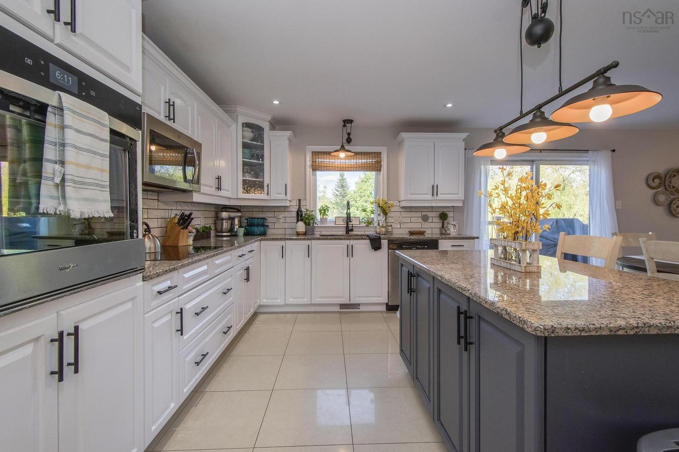 931 King Street, Windsor, NS - Indoor Photo Showing Kitchen With Upgraded Kitchen