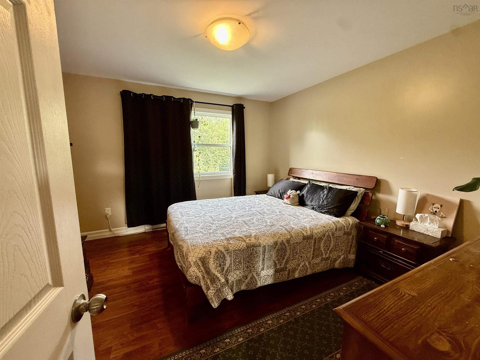 707 Pleasant Street, Dartmouth, NS - Indoor Photo Showing Bedroom