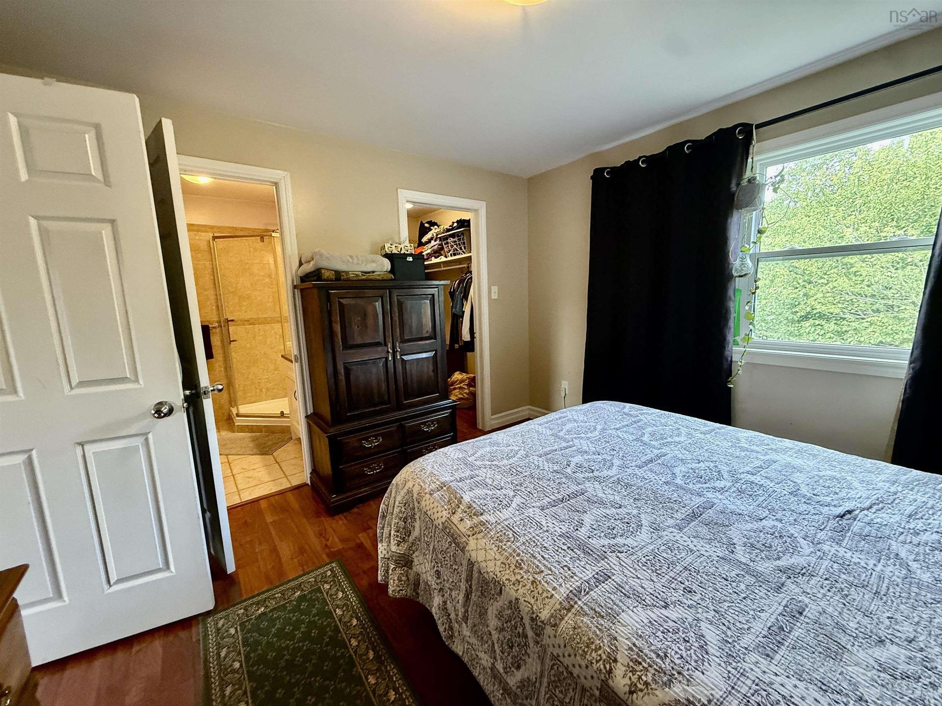 707 Pleasant Street, Dartmouth, NS - Indoor Photo Showing Bedroom