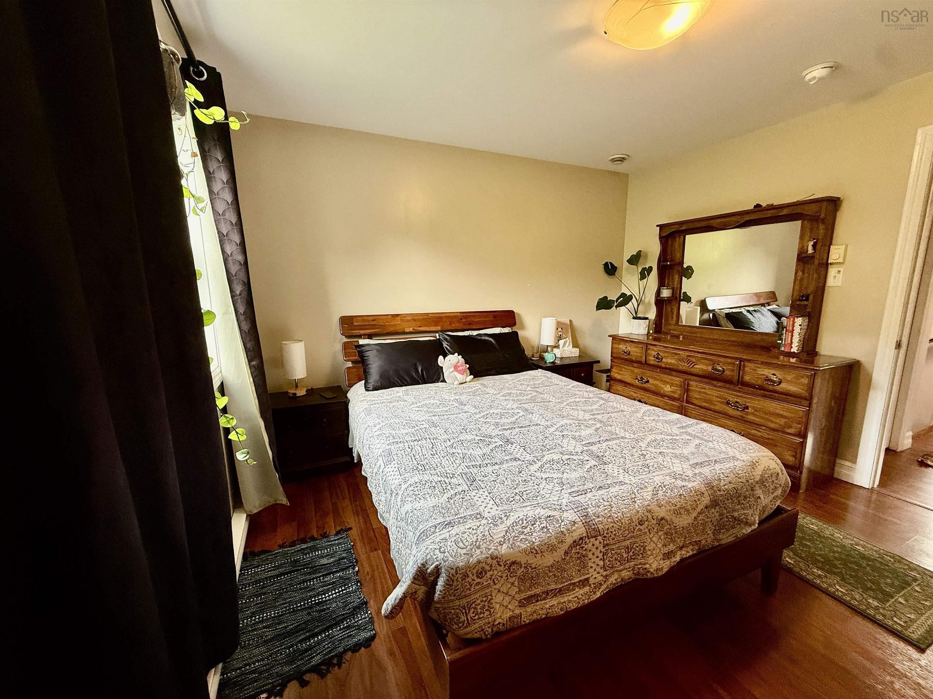 707 Pleasant Street, Dartmouth, NS - Indoor Photo Showing Bedroom