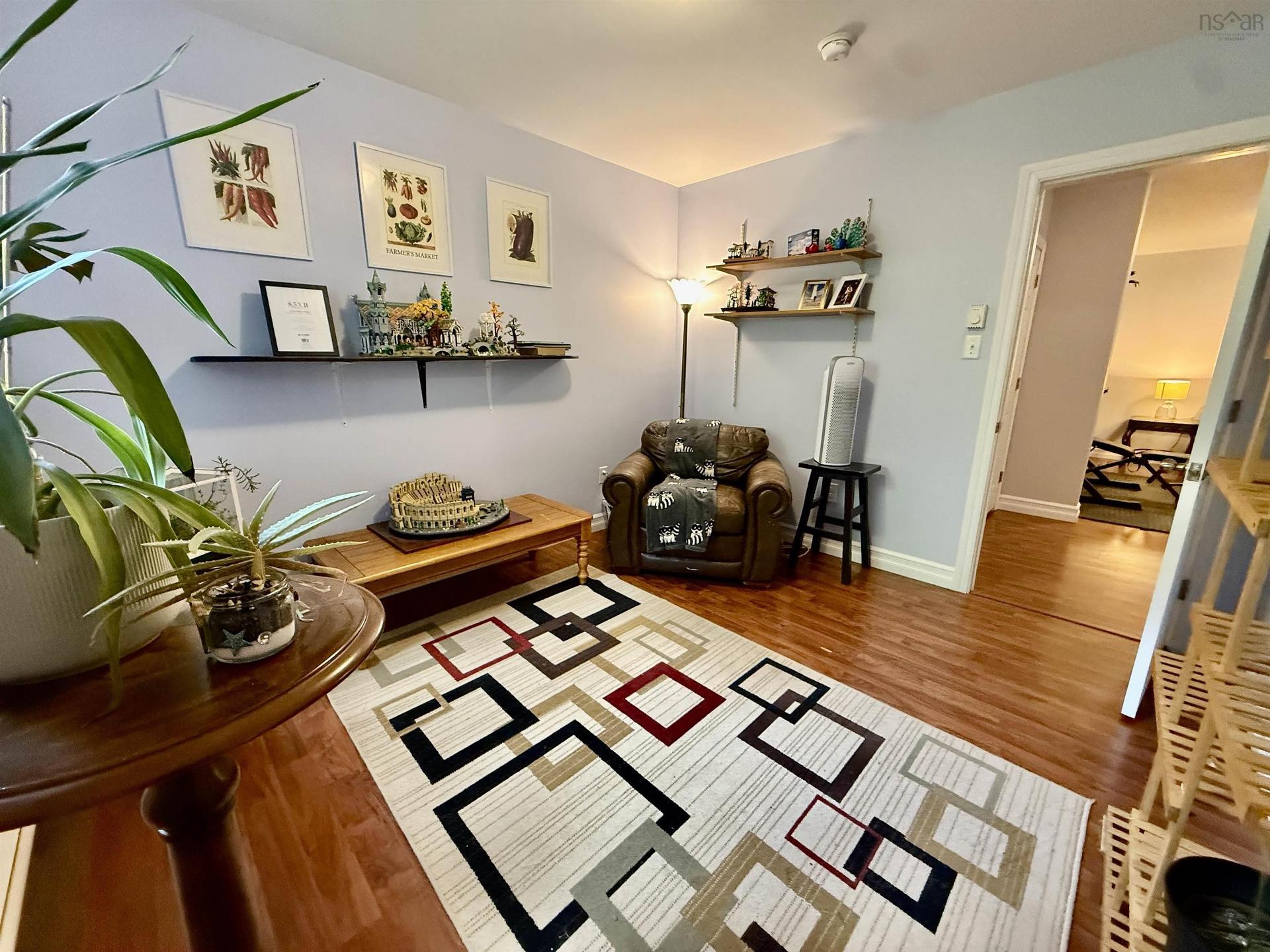 707 Pleasant Street, Dartmouth, NS - Indoor