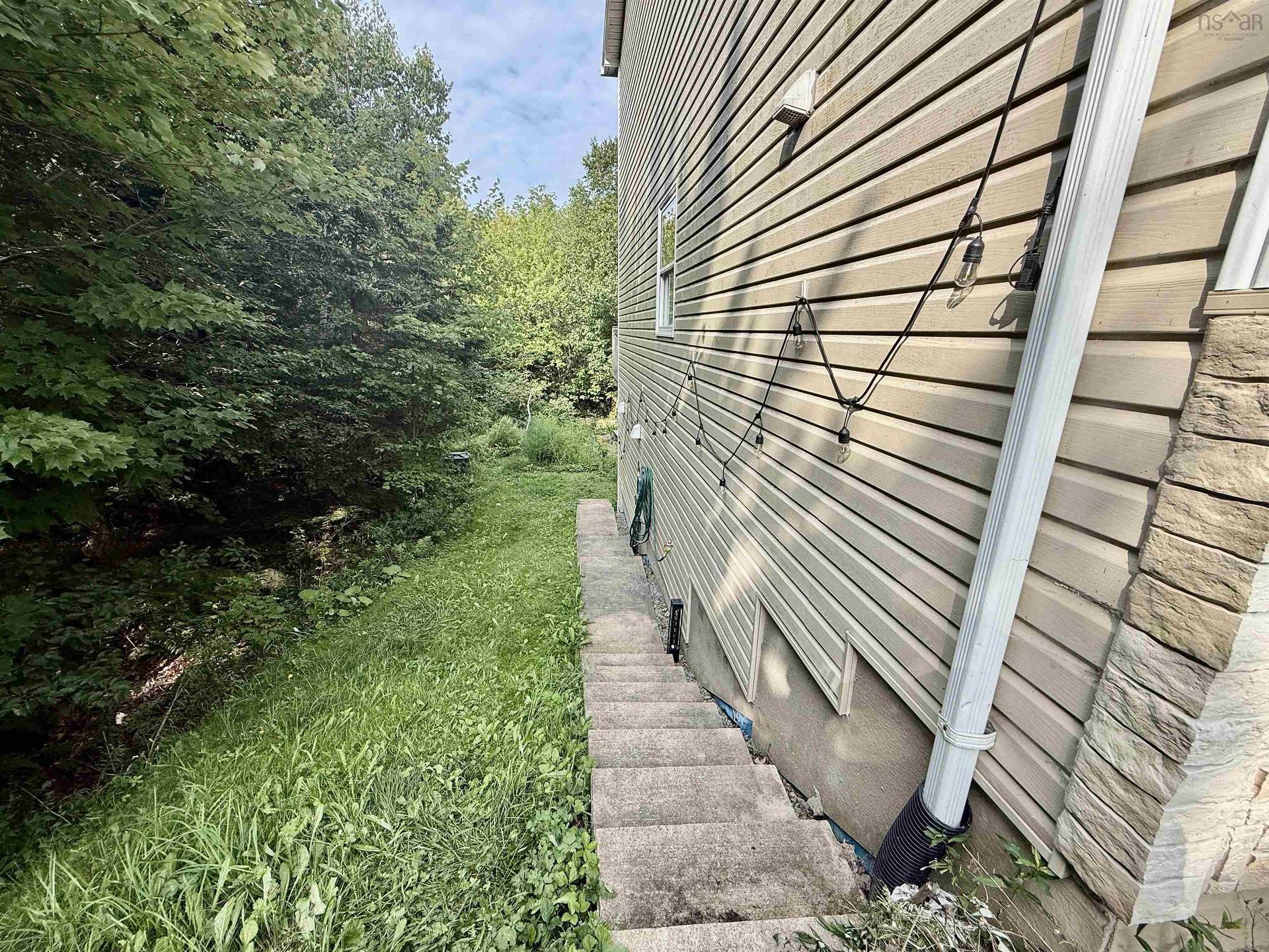 707 Pleasant Street, Dartmouth, NS - Outdoor