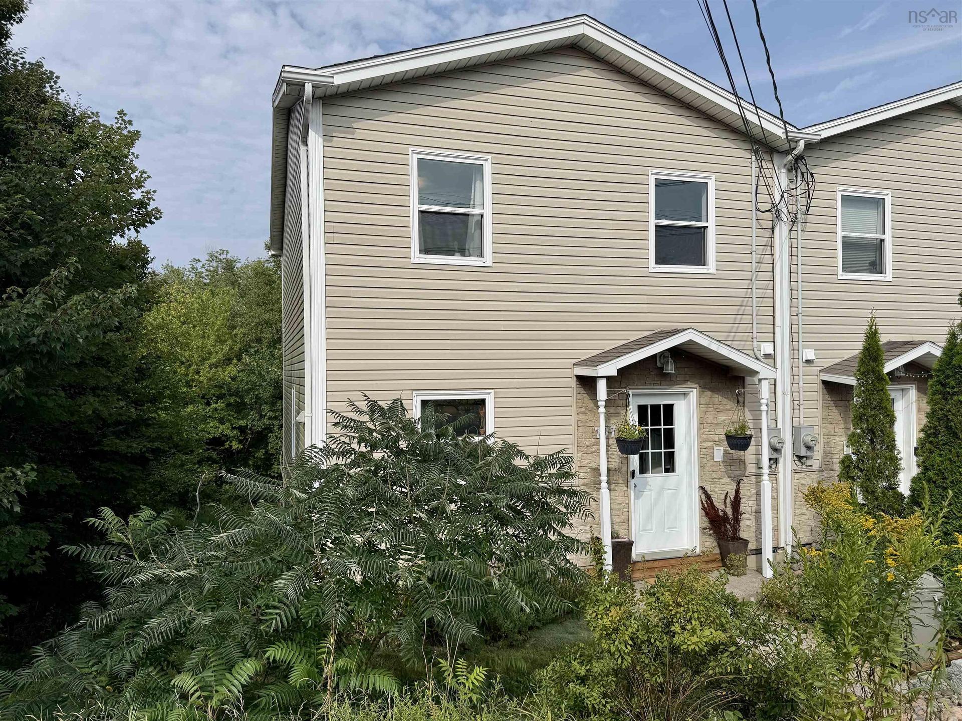 707 Pleasant Street, Dartmouth, NS - Outdoor