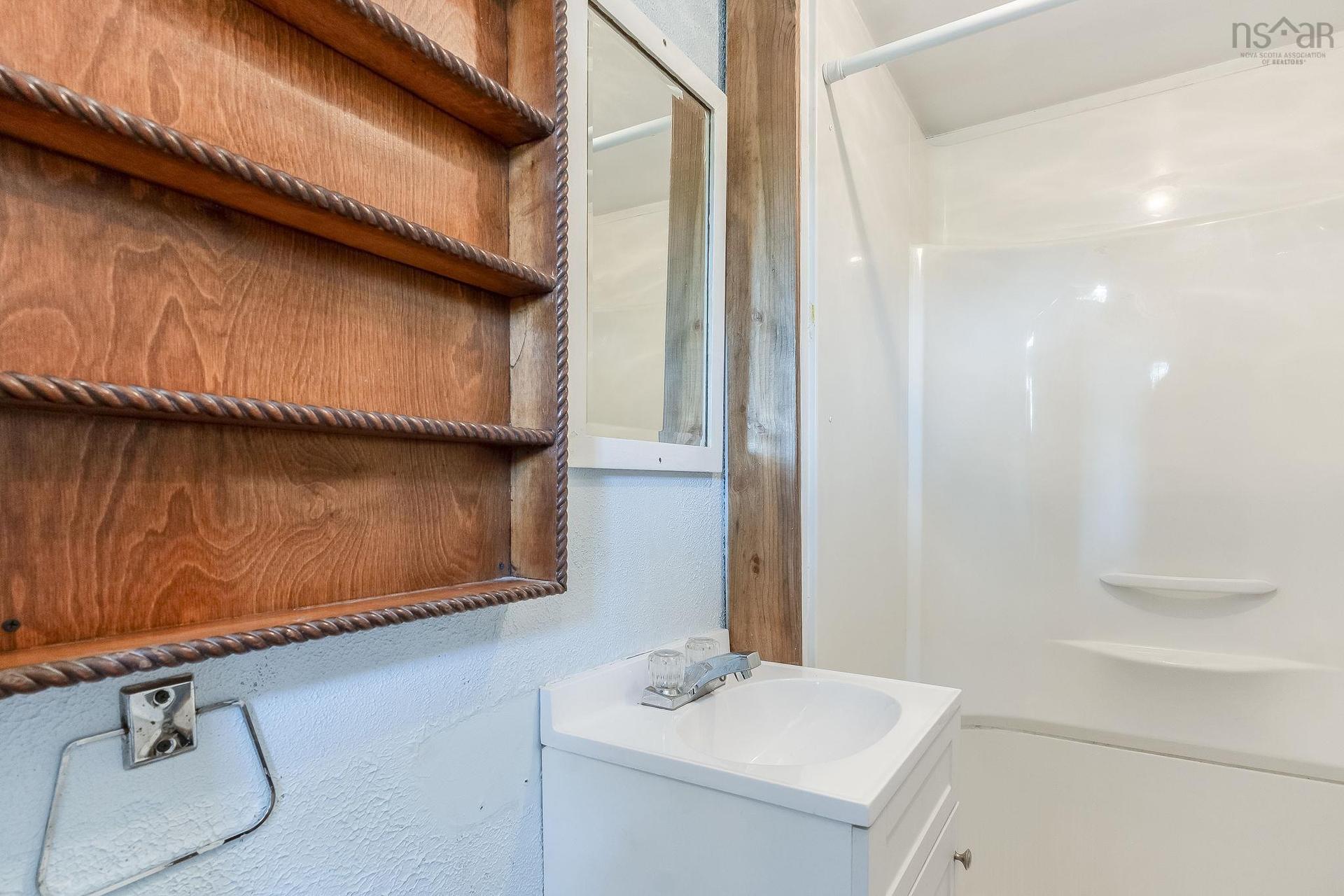 8801 201 Highway, Nictaux, NS - Indoor Photo Showing Bathroom