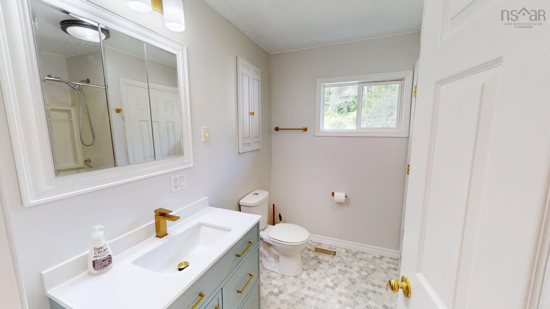 79 Meadow Brook Hill, Mulgrave, NS - Indoor Photo Showing Bathroom