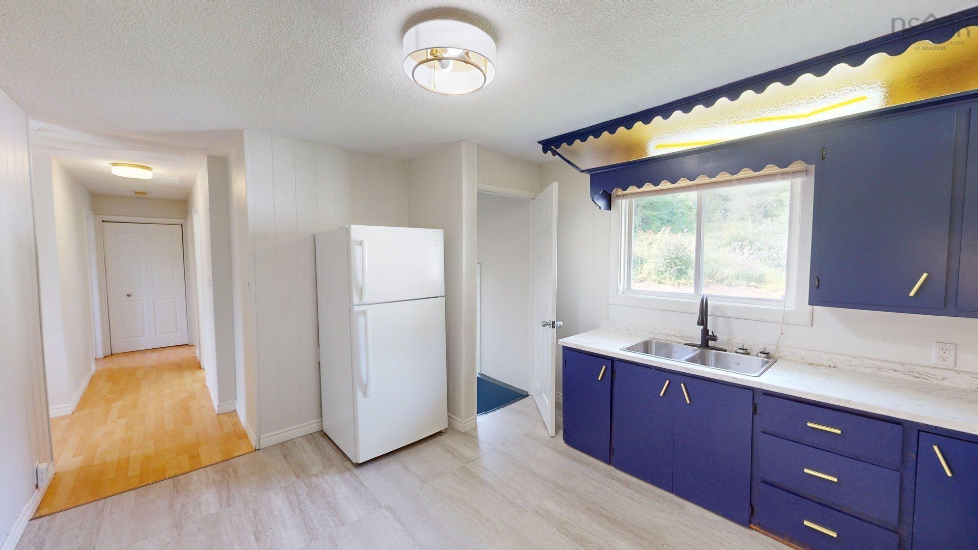 79 Meadow Brook Hill, Mulgrave, NS - Indoor Photo Showing Kitchen With Double Sink