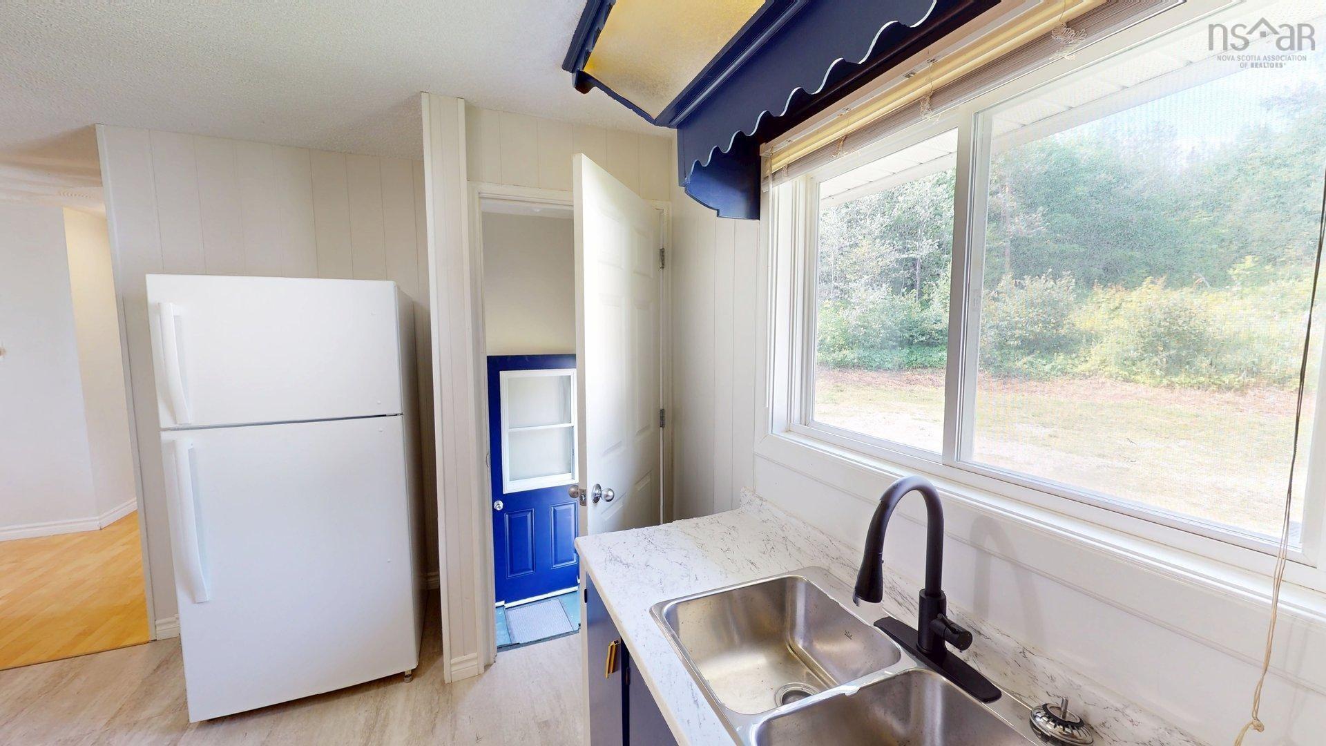 79 Meadow Brook Hill, Mulgrave, NS - Indoor Photo Showing Kitchen With Double Sink