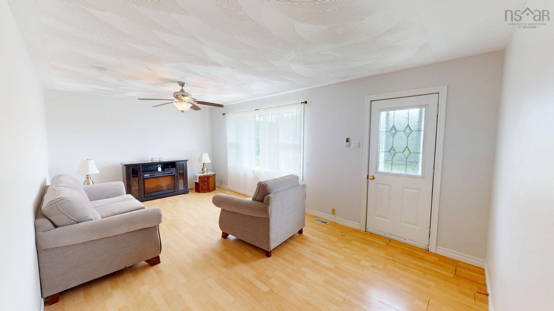 79 Meadow Brook Hill, Mulgrave, NS - Indoor Photo Showing Living Room