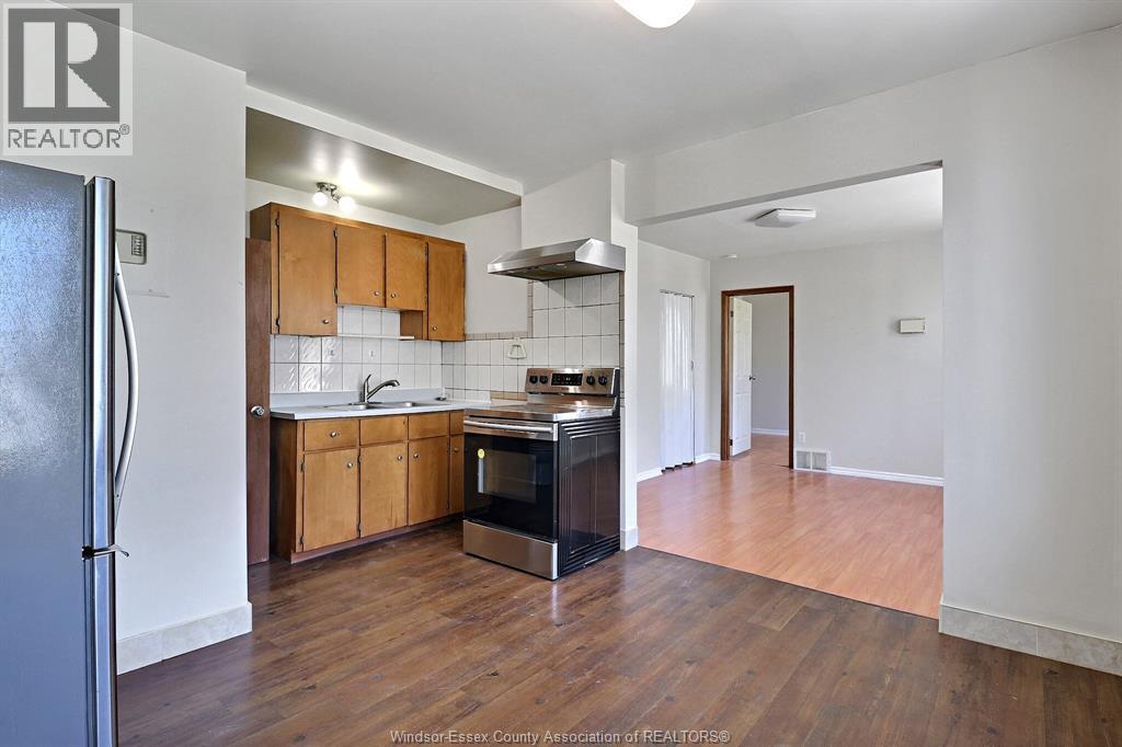 401 Parent Unit# 2, Windsor, ON - Indoor Photo Showing Kitchen With Double Sink