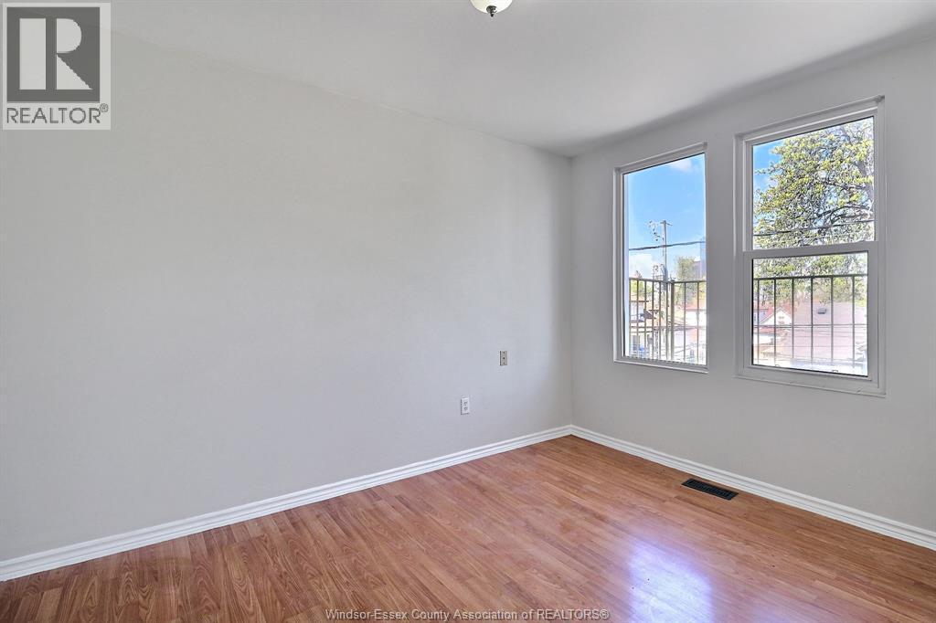 401 Parent Unit# 2, Windsor, ON - Indoor Photo Showing Other Room