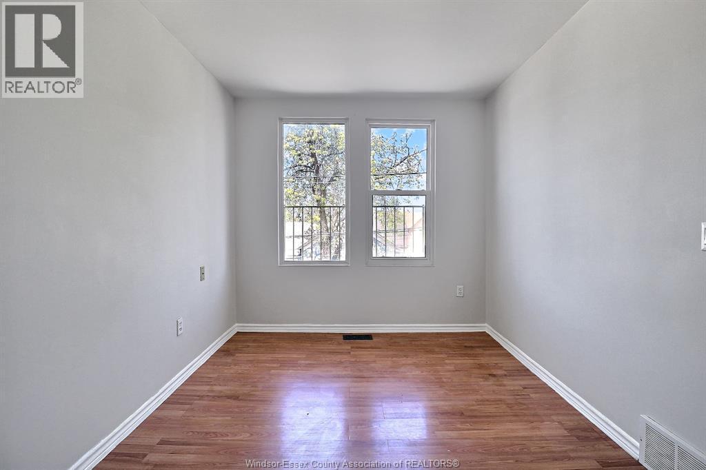 401 Parent Unit# 2, Windsor, ON - Indoor Photo Showing Other Room
