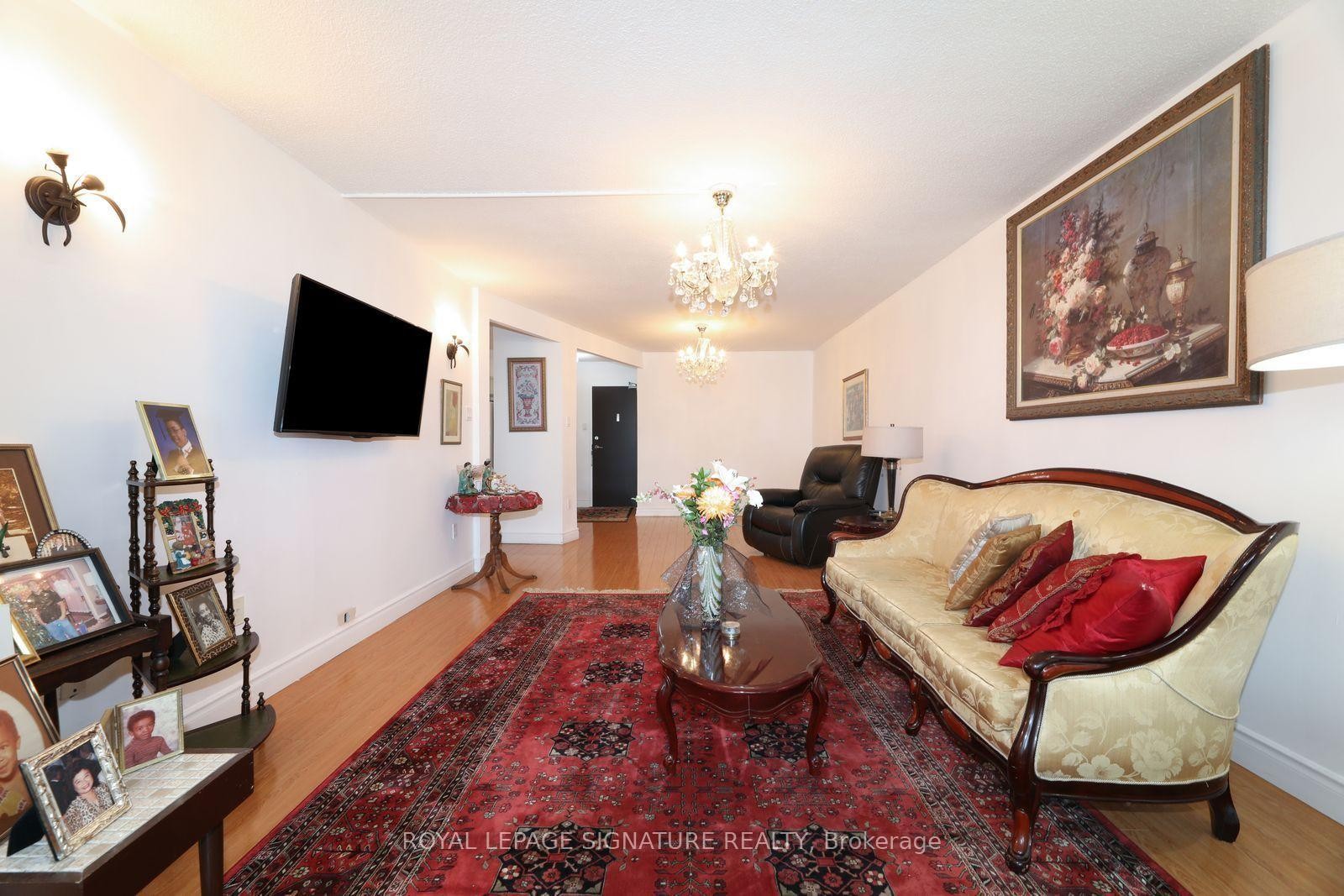 1402-3303 Don Mills Road, Toronto, ON - Indoor
