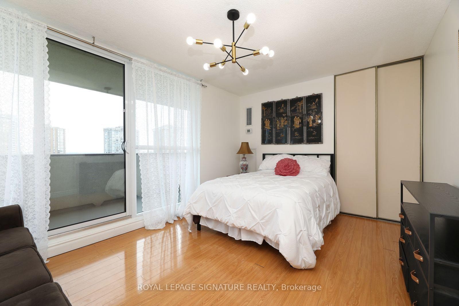1402-3303 Don Mills Road, Toronto, ON - Indoor Photo Showing Bedroom