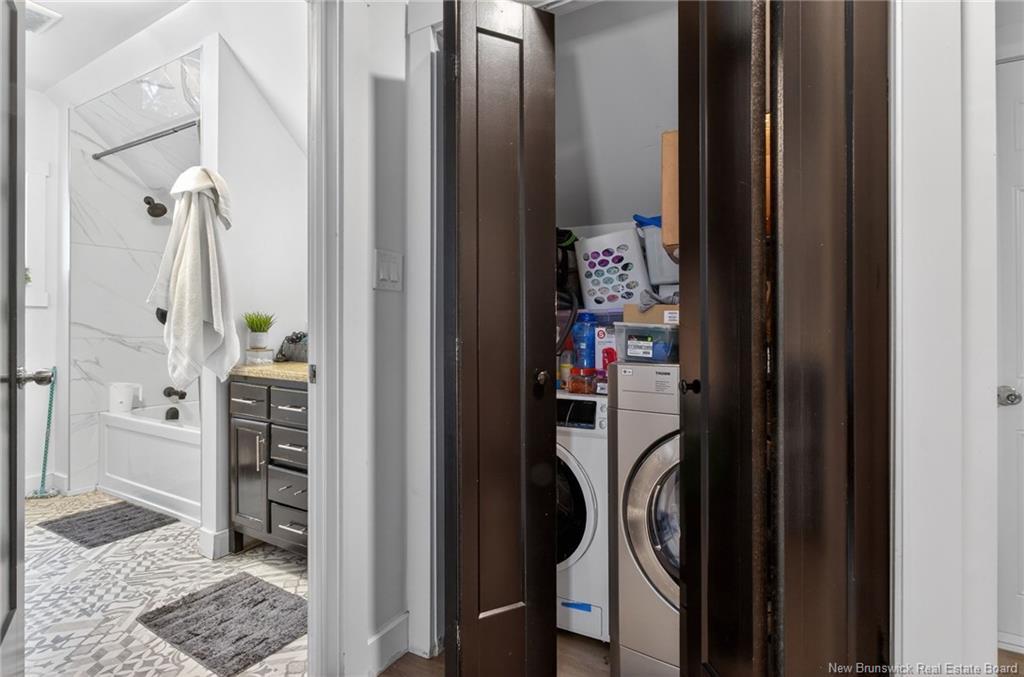 319 Lutz St, Moncton, NB - Indoor Photo Showing Laundry Room